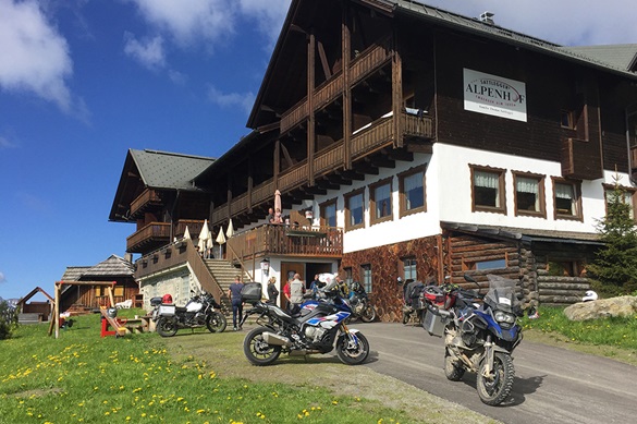 Motorradurlaub im Alpenhof auf der Emberger Alm